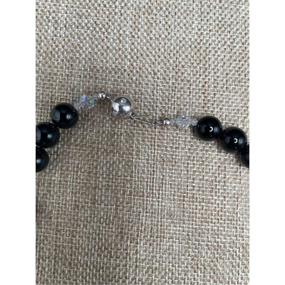 Vintage Tourmaline Black Beaded Choker Necklace with Silver Ball Push Clasp - Picture 5 of 10